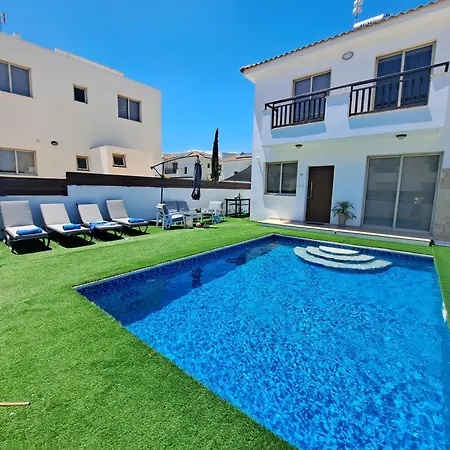 Serenity Pearl At The Sea