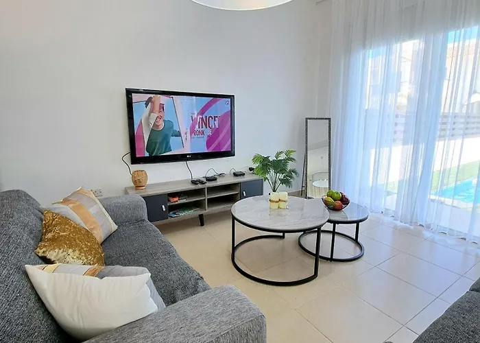 Serenity Pearl At The Sea *