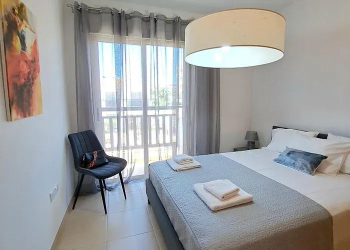 Serenity Pearl At The Sea