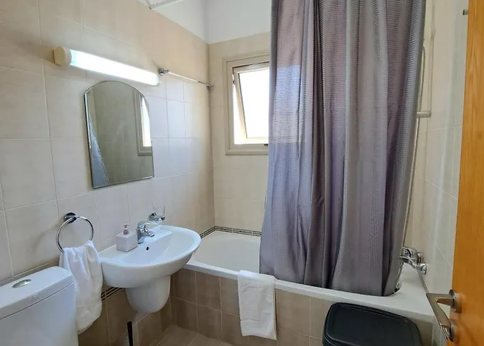 Serenity Pearl At The Sea *