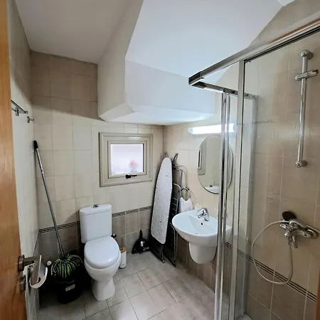 Serenity Pearl At The Sea *