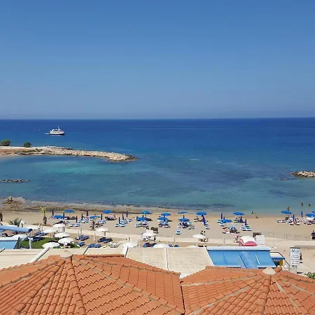 Serenity Pearl At The Sea *