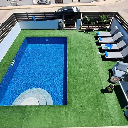 Serenity Pearl At The Sea *