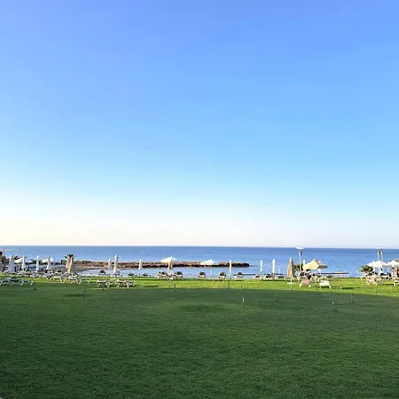 Serenity Pearl At The Sea *