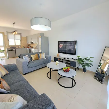 Serenity Pearl At The Sea