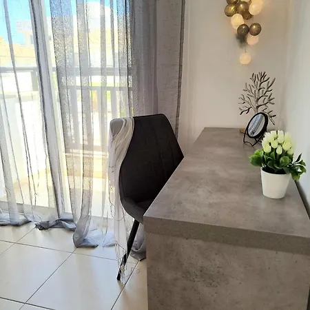 Serenity Pearl At The Sea Protarász