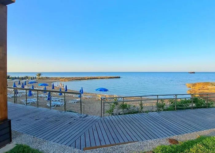 Serenity Pearl At The Sea *