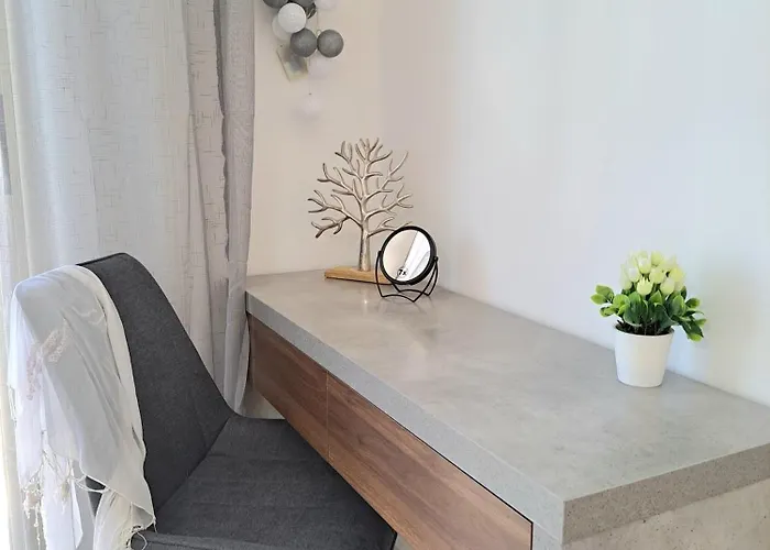 Serenity Pearl At The Sea